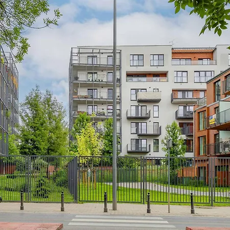 Modern With A Balcony And Parking Near Pge By Renters