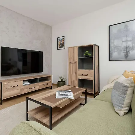 Apartamento Modern With A Balcony And Parking Near Pge By Renters Varsóvia