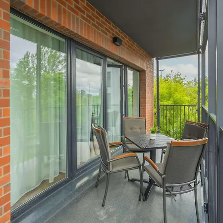 Modern With A Balcony And Parking Near Pge By Renters Apartamento *