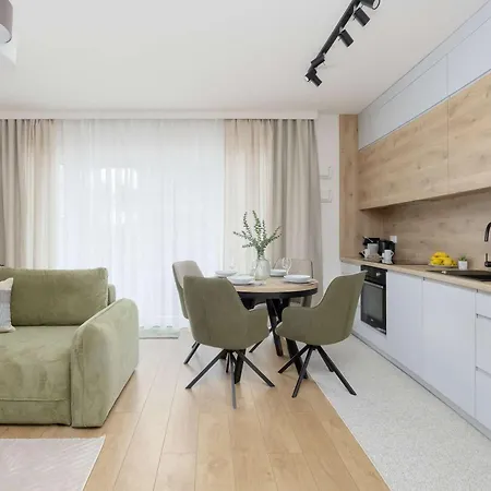 Apartamento Modern With A Balcony And Parking Near Pge By Renters Varsóvia