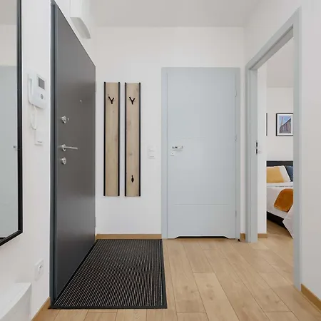 Apartamento Modern With A Balcony And Parking Near Pge By Renters Varsóvia