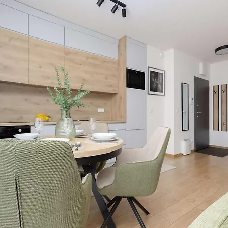 Apartamento Modern With A Balcony And Parking Near Pge By Renters