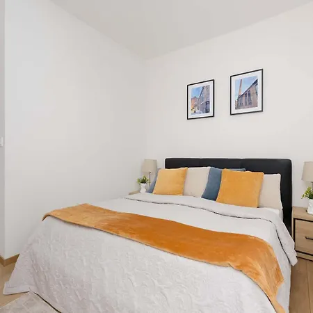 Modern With A Balcony And Parking Near Pge By Renters Varsóvia