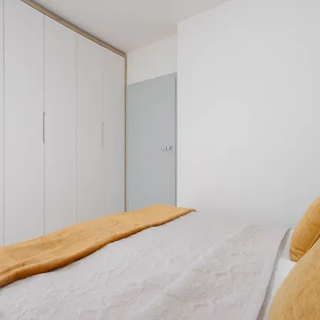Modern With A Balcony And Parking Near Pge By Renters Apartamento