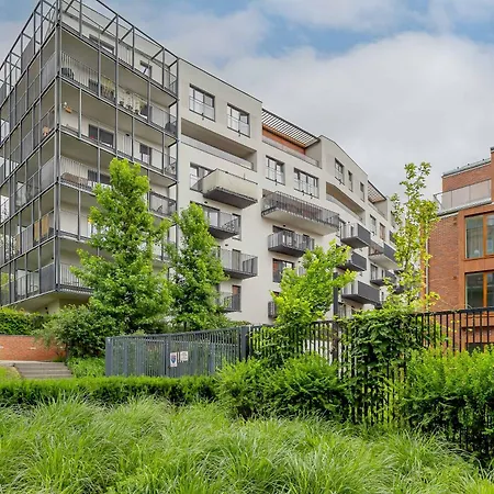 Modern With A Balcony And Parking Near Pge By Renters